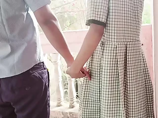 कॉलेज लड़की ने ट्यूशन के बहाने अपने टीचर के साथ किया सेक्स