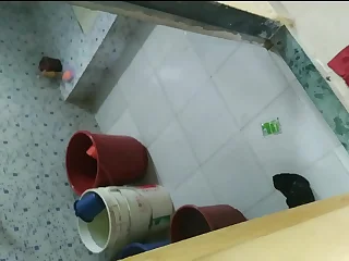 पति फौज में पत्नि मौज में दुसरे के साथ चुदाती