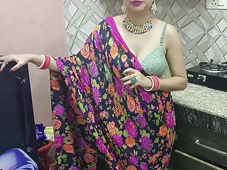 Desi Indian Bhabhi Cheating with Husband and making out from brother-in-law back kitchen Full Movie hindi audio
